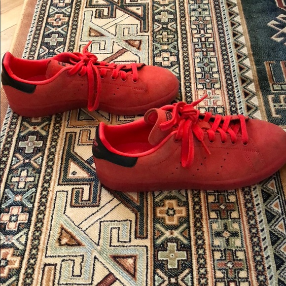 Stan Smith Red Adidas / size 6.5M - Picture 2 of 3